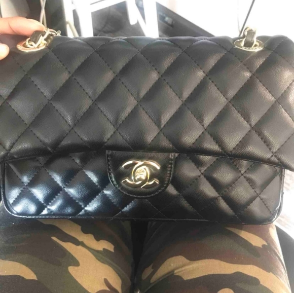 Designer purse - Picture 2 of 3